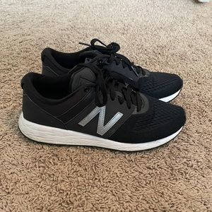 New Balance tennis shoes